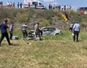 karsta-otomobil-sarampole-devrildi-iki-kisi-yaralandi-FbElXXas.jpg