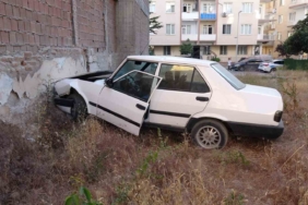 kaybolan-surucu-duvara-carpan-otomobilin-gizemi-bDEbuPjY.jpg