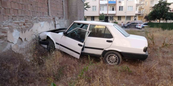 Kaybolan Sürücü: Duvara Çarpan Otomobilin Gizemi