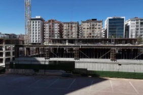 kizgin-demir-ve-kavurucu-gunes-insaatta-zorlu-calisma-kosullari-bEfjpdpd.jpg