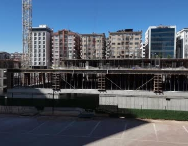 kizgin-demir-ve-kavurucu-gunes-insaatta-zorlu-calisma-kosullari-bEfjpdpd.jpg