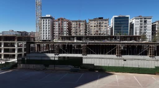 Kızgın Demir ve Kavurucu Güneş: İnşaatta Zorlu Çalışma Koşulları