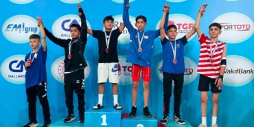 malatya-u14-greko-romen-takiminin-turkiye-sampiyonlugu-zaferi-xMTq4wY9.jpg