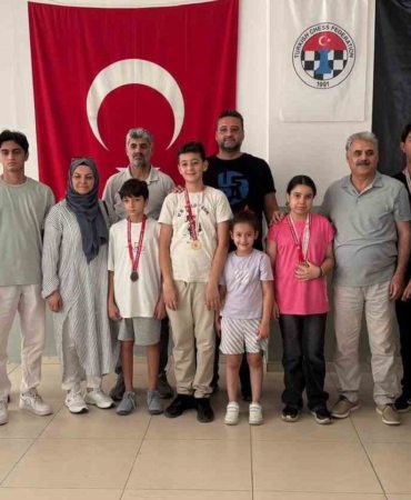 malatyada-15-temmuz-satranc-turnuvasi-buyuk-basariyla-tamamlandi-5B3evYBd.jpg