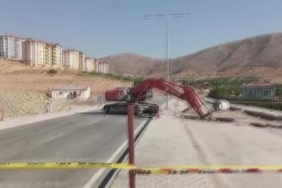 malatyada-yol-calismalari-sirasinda-gocuk-iki-isci-toprak-altinda-kaldi-3HMmKtvV.jpg