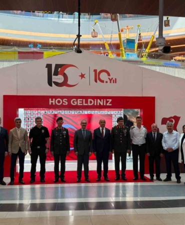 malatyapark-avmde-15-temmuz-demokrasi-ve-milli-birlik-gunu-coskusu-4ZhcarEN.jpg