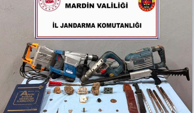 mardinde-1500-yillik-mozaikle-tarihi-eser-kacakciligina-karsi-buyuk-operasyon-mz4Te4n1.jpg