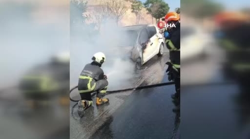 Mardin’de Hareket Halindeki Araç Alev Alev Yandı