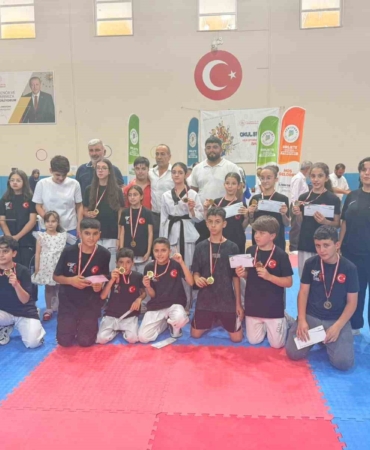minik-tekvandocularin-18-madalya-ile-sampiyonluk-hikayesi-3Q9cc3AF.jpg