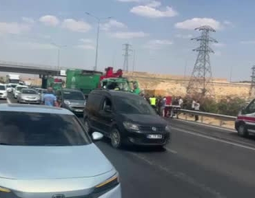 tira-carpan-cop-kamyonu-surucusu-hayat-mucadelesi-veriyor-9xz2lBa3.jpg