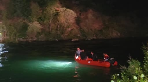 Tunceli’de Araç Munzur Nehri’ne Uçtu: 2 Yaralı