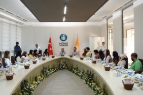 turkce-yaz-okulu-olaganustu-kapanis-yemegiyle-tamamlandi-hgk3TxiI.jpg