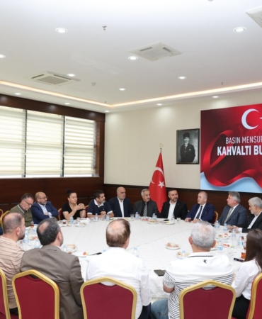 vali-hatipoglunun-gazetecilerle-ozel-bulusmasi-q6OZRp6A.jpg