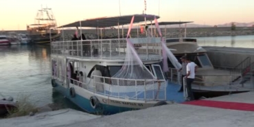 van-golunu-yonetme-yetkisi-ilk-kadin-kaptan-artik-dumeni-eliyle-tasiyor-D7dtxajy.jpg