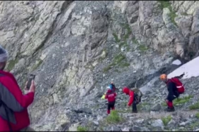 vercenik-daginda-zaferle-sonuclanan-kurtarma-operasyonu-yarali-kadin-dagci-helikoptere-ulastirildi-UpwH55TN.jpg