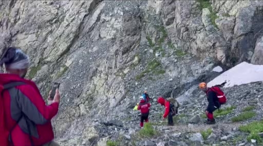 Verçenik Dağı’nda Zaferle Sonuçlanan Kurtarma Operasyonu: Yaralı Kadın Dağcı Helikoptere Ulaştırıldı