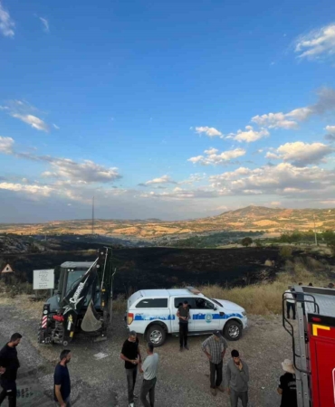 zirai-ve-ormanlik-alanda-5-saat-suren-yangin-kontrol-altina-alindi-GgQj2yIj.jpg