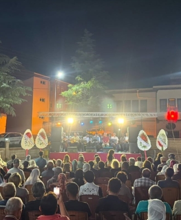 aginda-efsanevi-turku-soleni-deneyimi-EQN19bs1.jpg