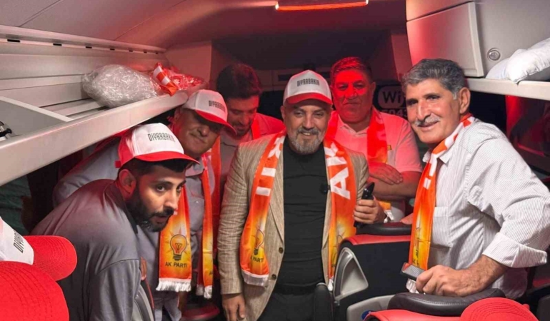 ak-parti-teskilati-ankaraya-buyuk-miting-icin-hareket-etti-Pb8sxpTA.jpg