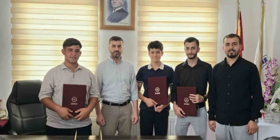 Çermikte Hafızlık Eğitimini Tamamlayanlara Belge Takdim Töreni