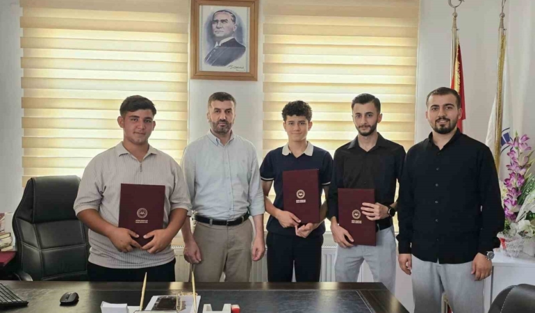 cermikte-hafizlik-egitimini-tamamlayanlara-belge-takdim-toreni-vFlQVxIt.jpg