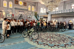dicle-kaymakami-atis-kuran-kurslarindaki-bilgi-yarismasi-ve-futbol-turnuvasinda-dereceye-girenlere-odul-verdi-HpUz7Fzu.jpg