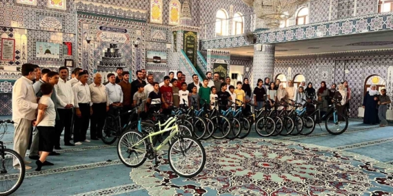 Dicle Kaymakamı Atış, Kur’an Kurslarındaki Bilgi Yarışması ve Futbol Turnuvasında Dereceye Girenlere Ödül Verdi