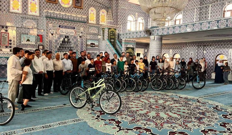 dicle-kaymakami-atis-kuran-kurslarindaki-bilgi-yarismasi-ve-futbol-turnuvasinda-dereceye-girenlere-odul-verdi-HpUz7Fzu.jpg