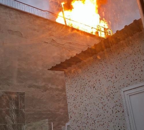 diyarbakir-catisinda-cikan-yangin-sonduruldu-iQUStEet.jpg