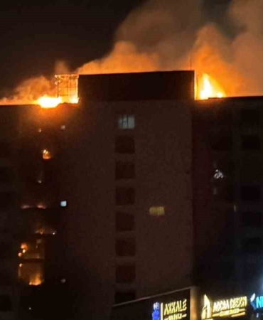 diyarbakirda-12-katli-plaza-yangini-bir-kisi-mahsur-kaldi-sekiz-yarali-fcinaahQ.jpg