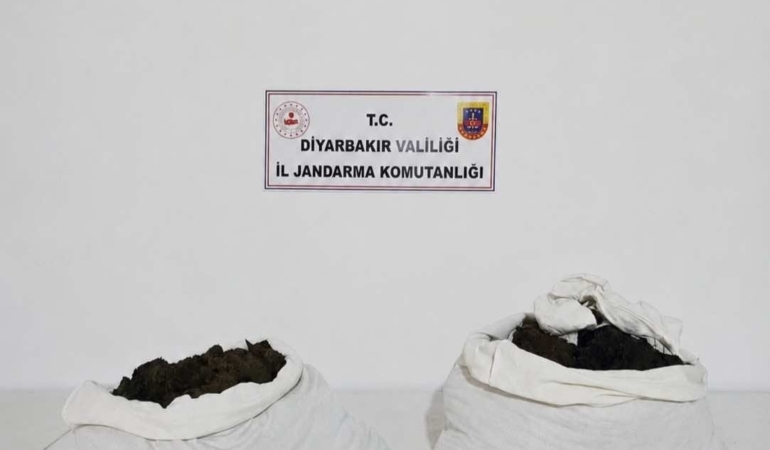 diyarbakirda-19-kilo-esrar-yakalandi-tLsjMVWP.jpg