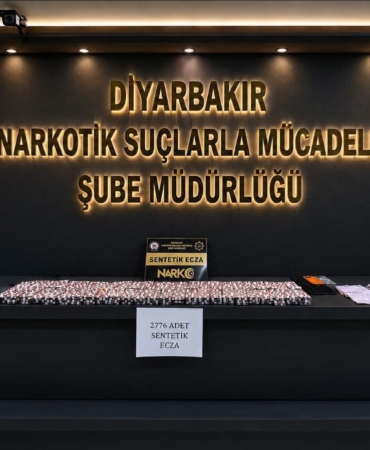 diyarbakirda-2-bin-776-sentetik-ecza-maddesi-ele-gecirildi-ve-1-kisi-tutuklandi-5TXlL7tN.jpg