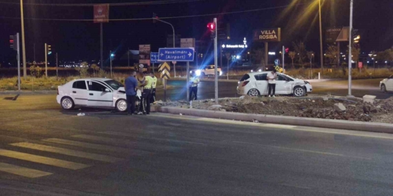 Diyarbakır’da 2 Otomobilin Çarpışması Sonucu 7 Kişi Yaralandı