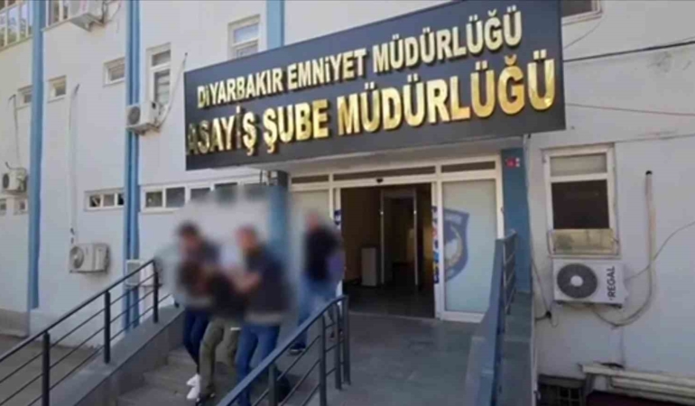 diyarbakirda-iki-silahli-olayin-suphelisi-tutuklandi-z9M1tyuY.jpg