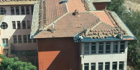 Diyarbakır’da İşçilerin Güvensiz Çatı Tamiri Olayı