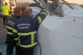 diyarbakirda-minibus-ile-traktor-carpisti-2-olu-6-yarali-ZR2FXdna.jpg