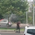 Kontrolden çıkan minibüs evin bahçesine uçtu: Güvenlik Kameralarına Yansıyan O Anlar thumbnail