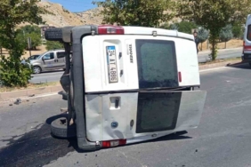 diyarbakirda-yakin-tarihte-meydana-gelen-trafik-kazasinda-2-kisi-yaralandi-nhlxAbca.jpg