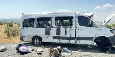 diyarbakirdaki-minibus-kazasinda-olu-sayisi-5e-yukseldi-CynlyLv1.jpg
