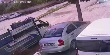 elazigda-bisiklet-otomobile-carpti-3-cocuk-yaralandi-Zr8nxB79.jpg
