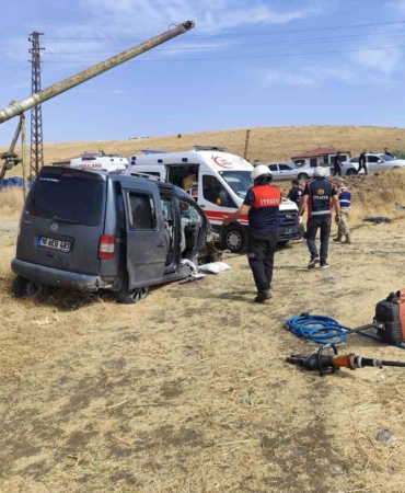elazigda-hafif-ticari-arac-tarlaya-uctu-ve-5-yarali-var-8H5b9zQQ.jpg