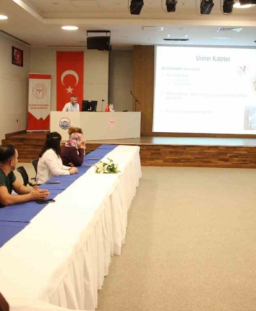 elazigda-hastane-calisanlarina-uriner-kateter-ve-enfeksiyon-egitimi-66Rafiq8.jpg