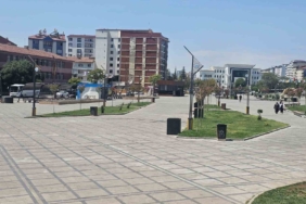 elazigda-sicaklarin-etkisiyle-sokaklar-bosaldi-mXJd9u1c.jpg