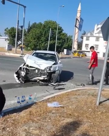 elazigda-trafik-kazasi-iki-yarali-72n7lcN4.jpg
