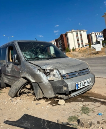 elazigda-trafik-kazasi-ve-bir-yarali-9VbMhsmF.jpg