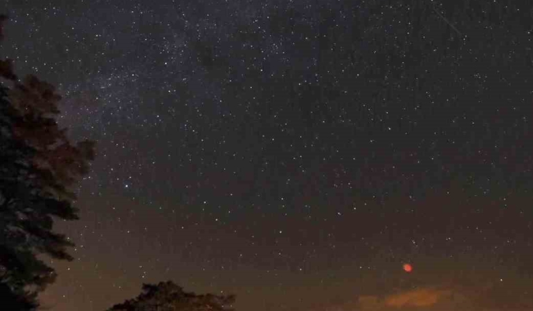 erzurum-semalarinda-goruntulenen-perseid-meteor-yagmuru-ZHzMSE8T.jpg