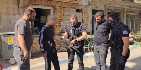 Erzurum’da Kar Maskeli ve Silahlı Şahıs Alarmı: 3D Yazıcıyla Yapılan Silah Oyuncağı Vurusu