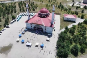 erzurumda-yuzlerce-ogrencinin-cami-bulusmasi-etkinligi-LwtwalE8.jpg