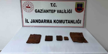 gaziantepte-deri-uzerine-ibranice-yazili-5-tarihi-eser-kitap-ve-gozaltilar-QjfW18sM.jpg