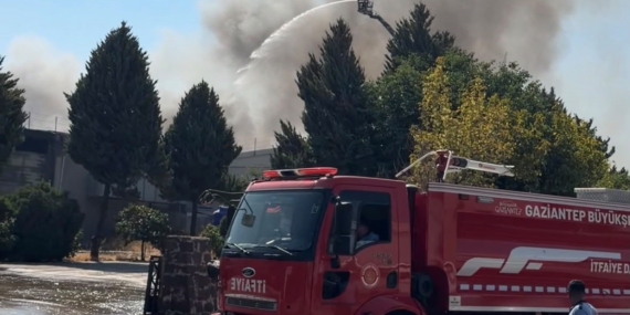 Gaziantep’teki Fabrika Yangını Kontrol Altına Alındı
